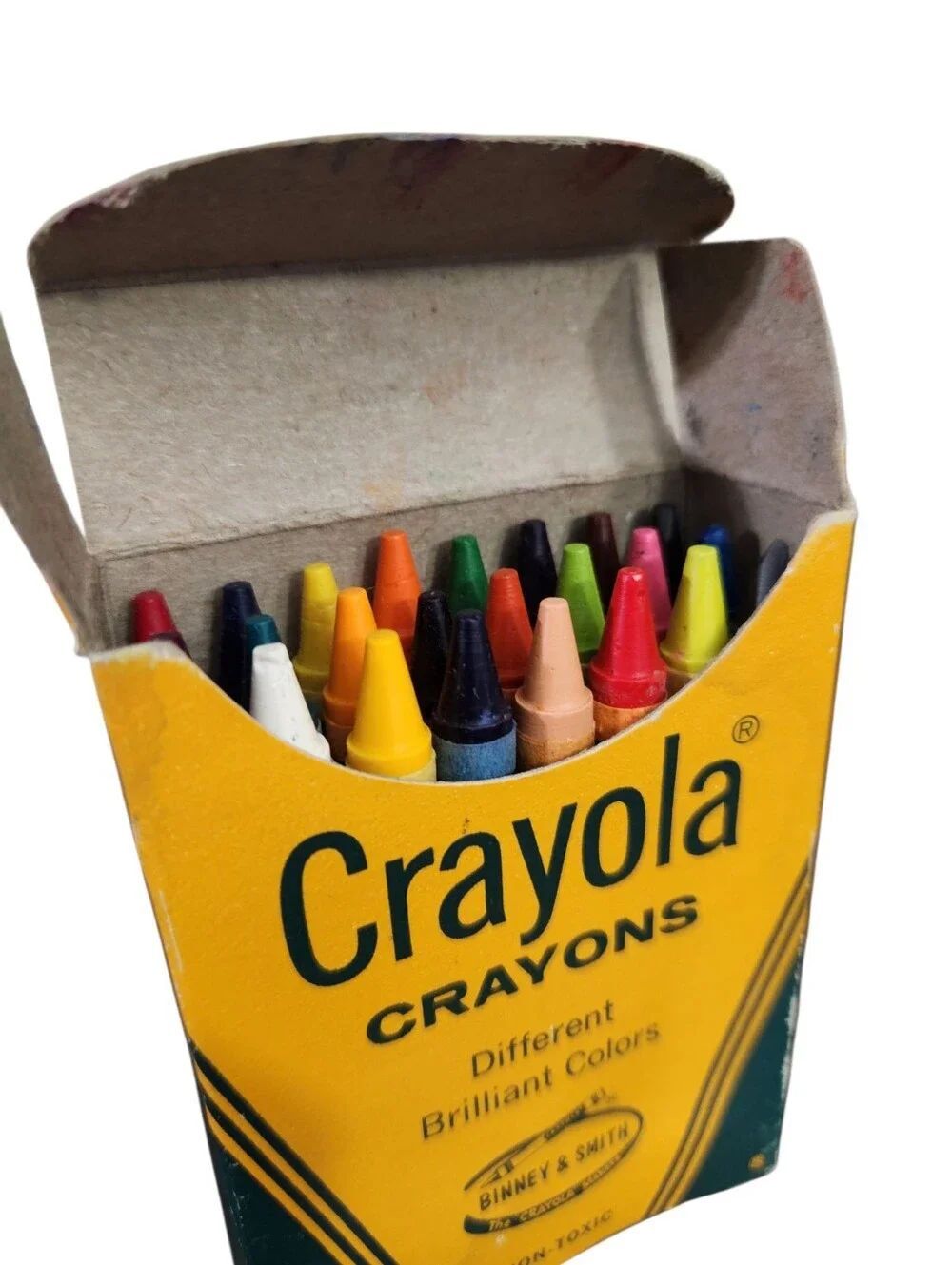 Vintage Deadstock NOS Crayola Crayons 24 Brilliant Colors Binney & Smith Unused